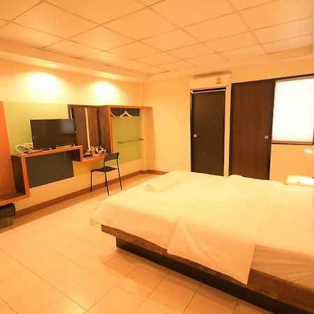 Room At Prachachuen Nonthaburi Eksteriør billede