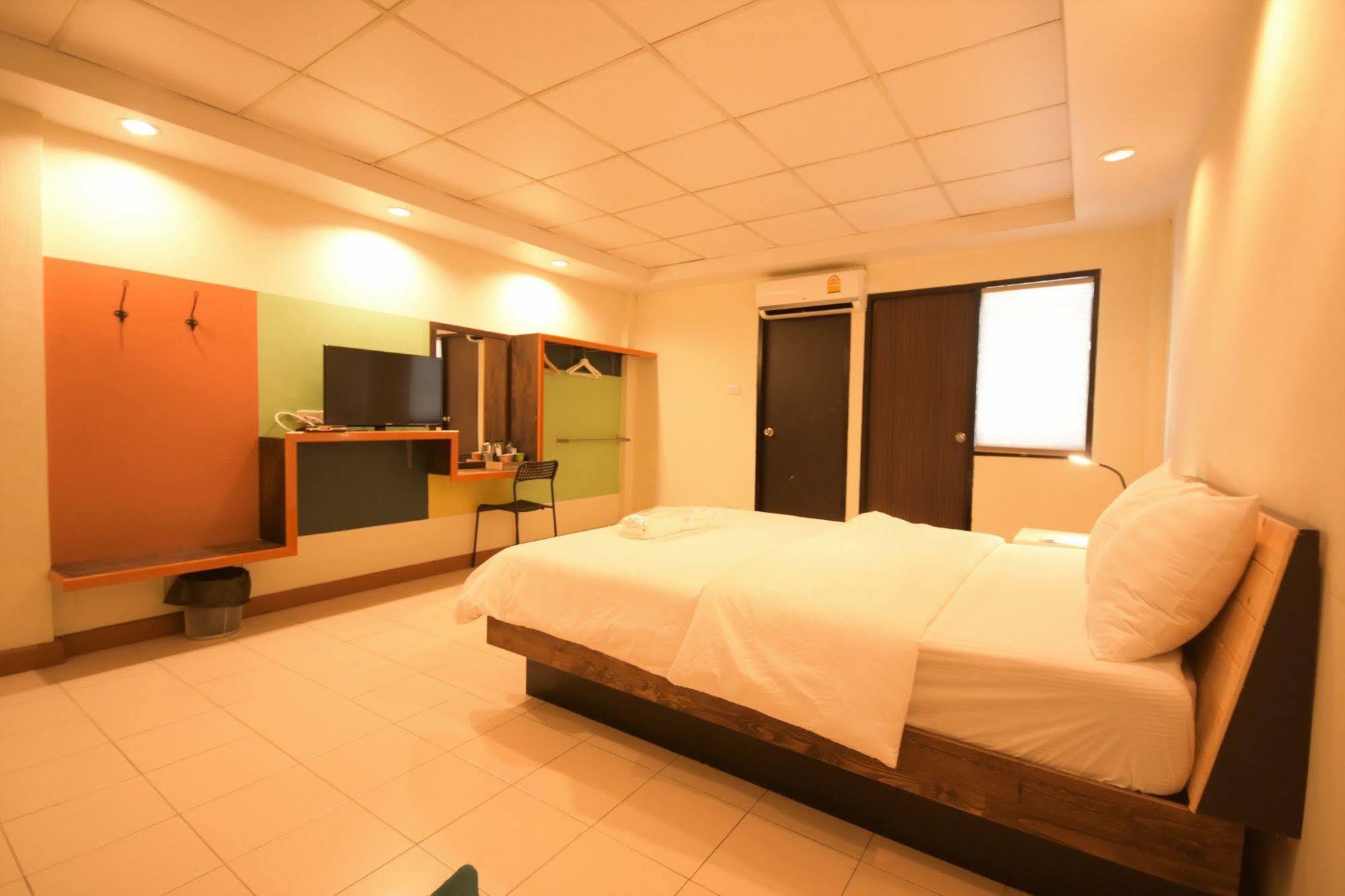 Room At Prachachuen Nonthaburi Eksteriør billede